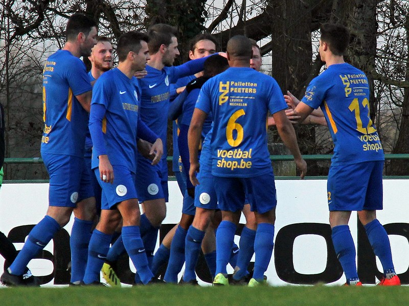 Foto: Vreugde na het winnende doelpunt van Allan De Smidt. (© foto Jeroen Goolaerts)