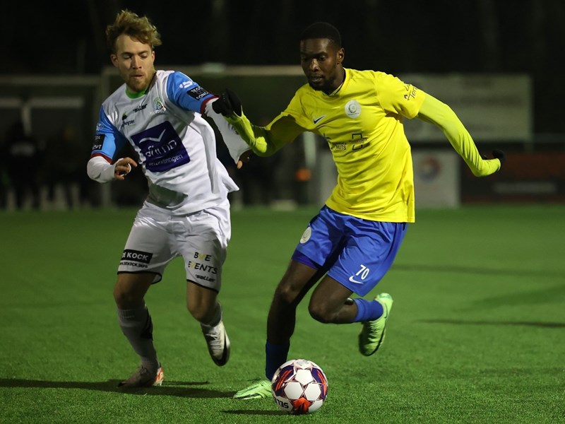 Daniel Canda brengt een aanval op gang. (© foto Jorghé Van Hecke)