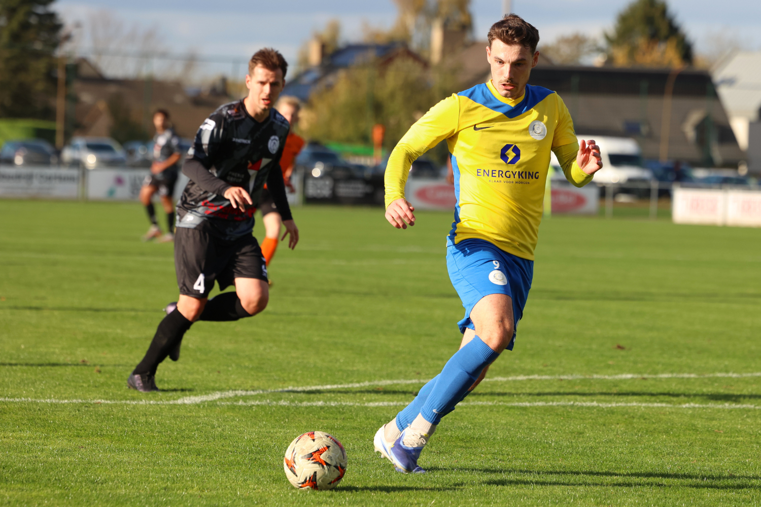 Brian Roekens zag de thuisdoelman zijn strafschop redden. (© foto Jorghé Van Hecke)