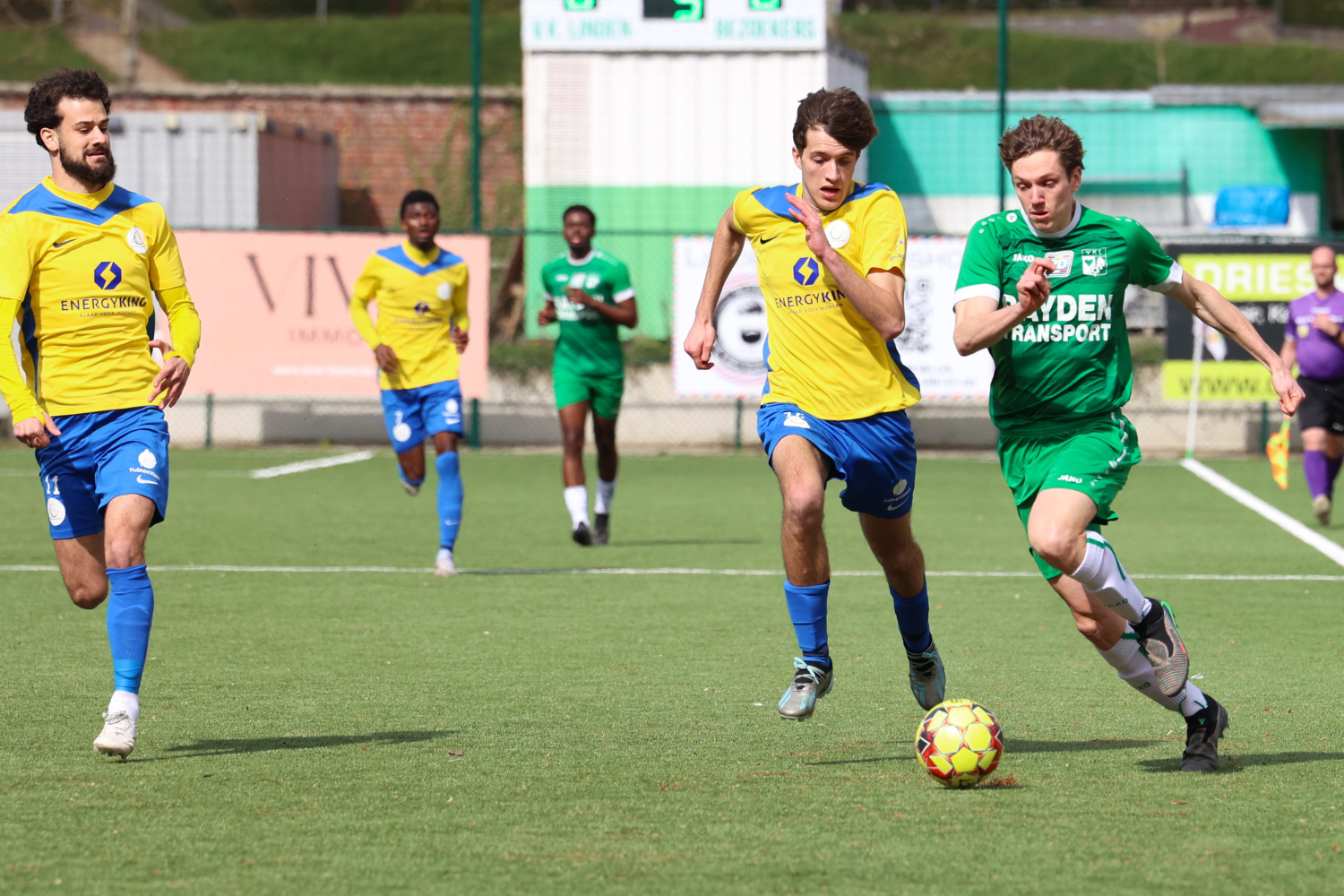 Stan Roosen scoorde zijn eerste doelpunt in eerste provinciale. (© foto Jorghé Van Hecke)